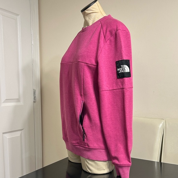 The North Face Men’s  Fuchsia Crew Neck Sweater w Front Zip Pock - Picture 1 of 10